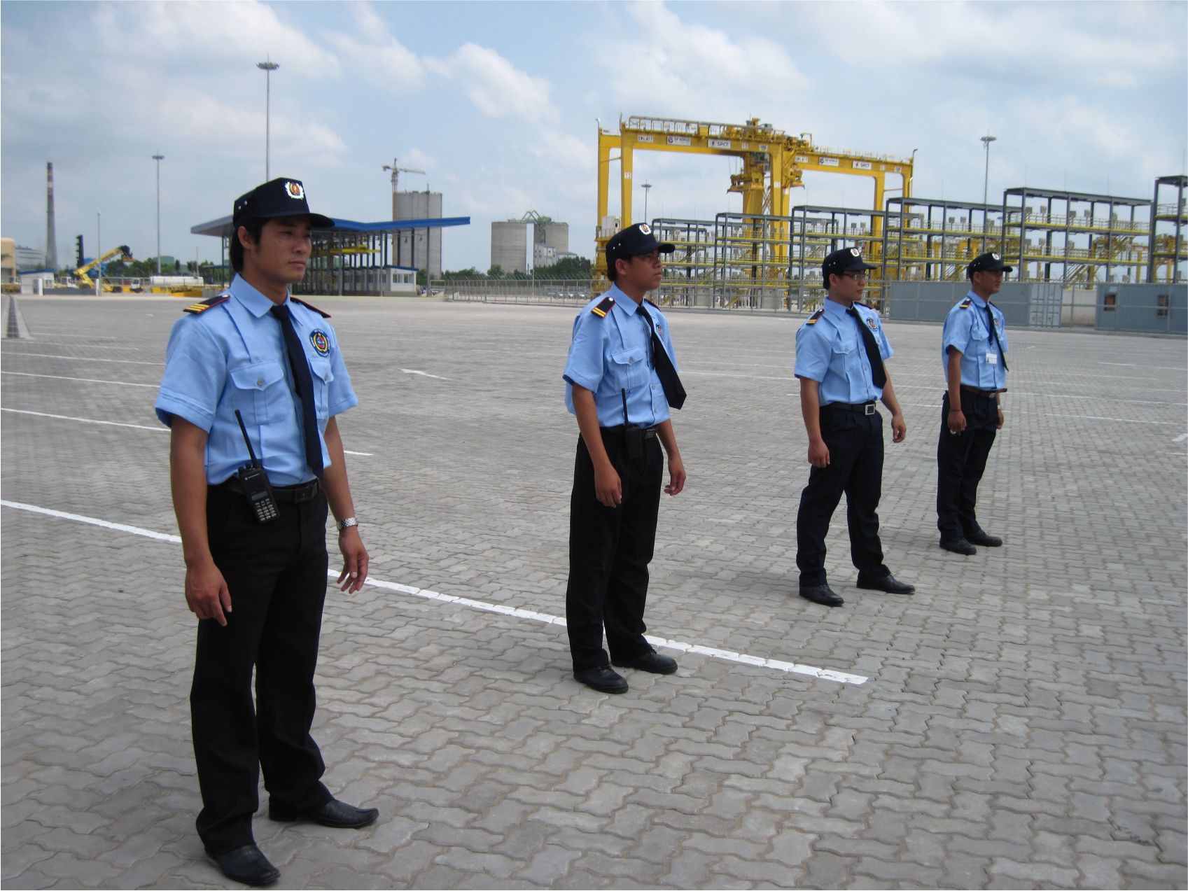 Tuyển dụng tháng 11/2013